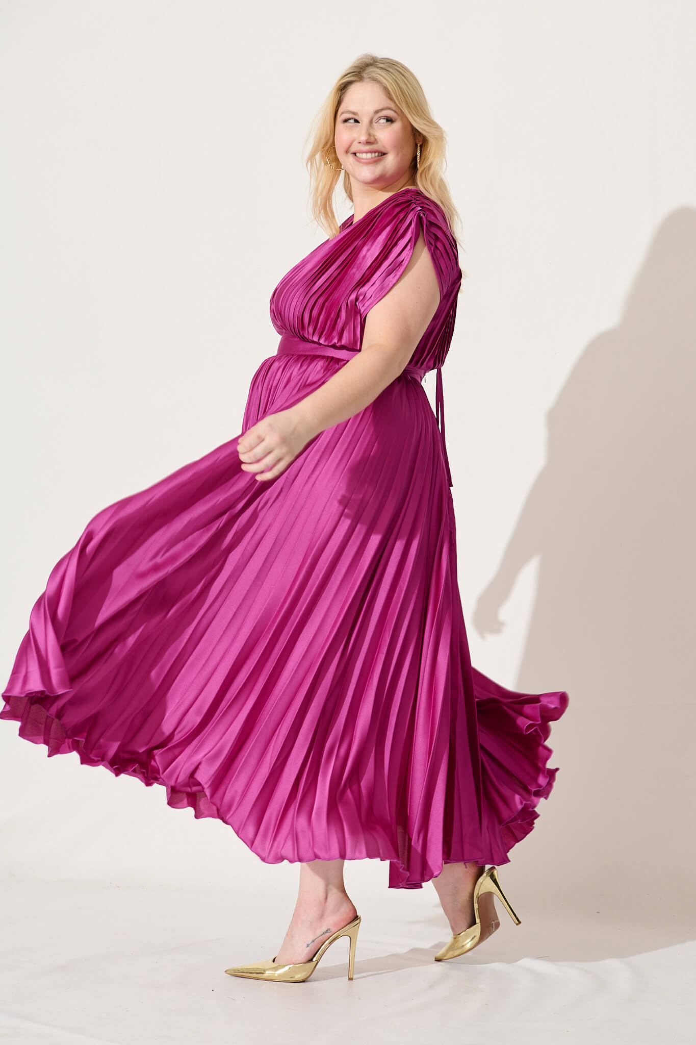 Anetta Midi Dress In Pleated Magenta Satin