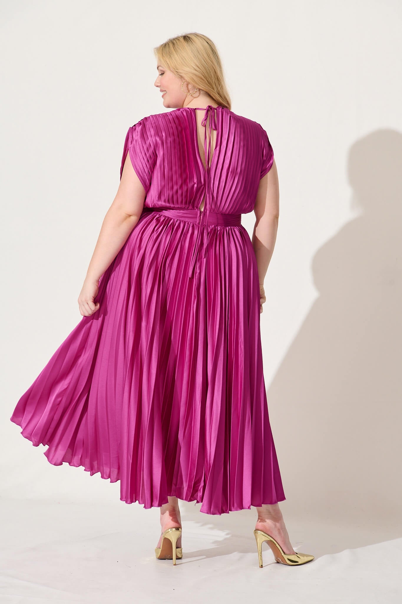 Anetta Midi Dress In Pleated Magenta Satin