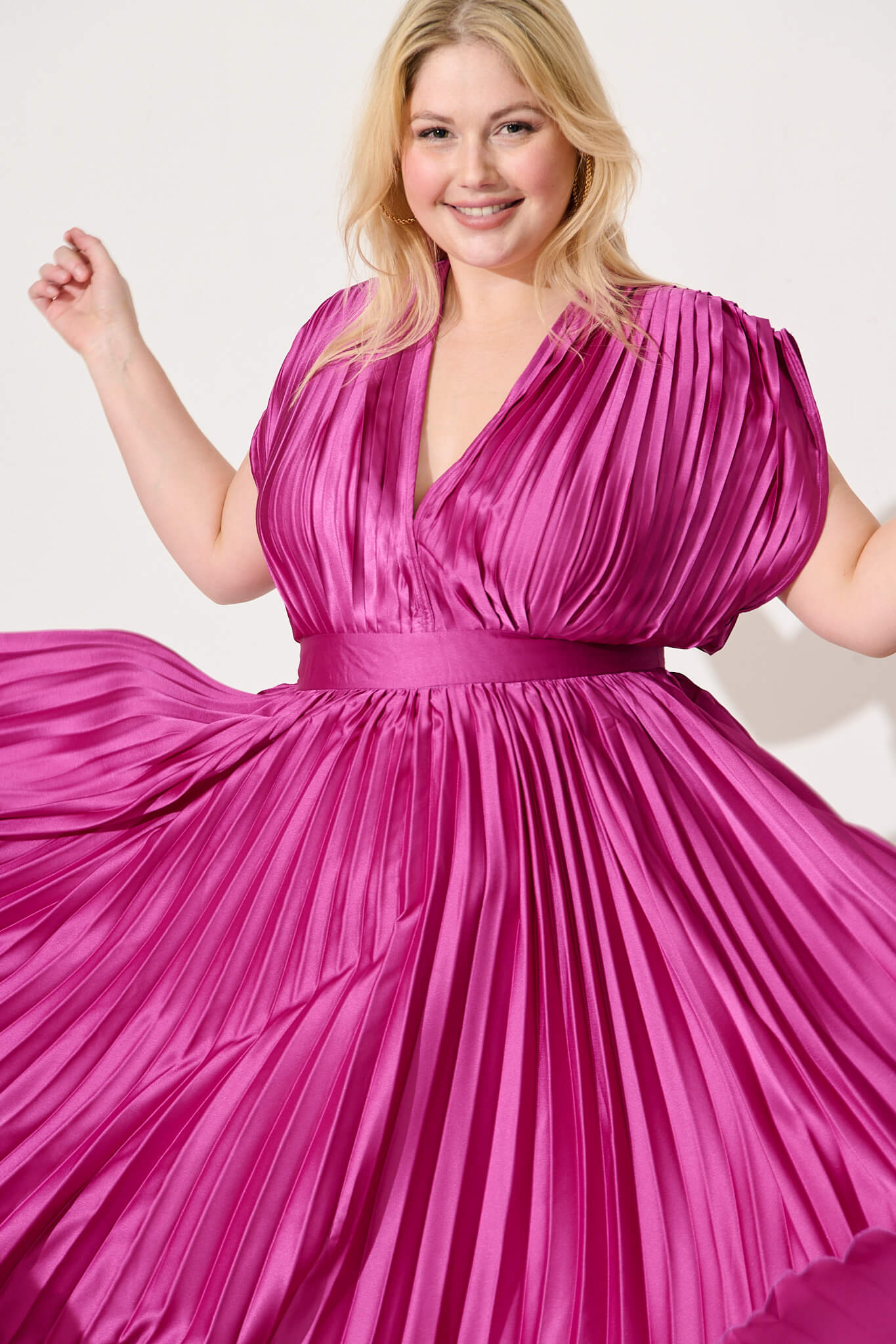 Anetta Midi Dress In Pleated Magenta Satin