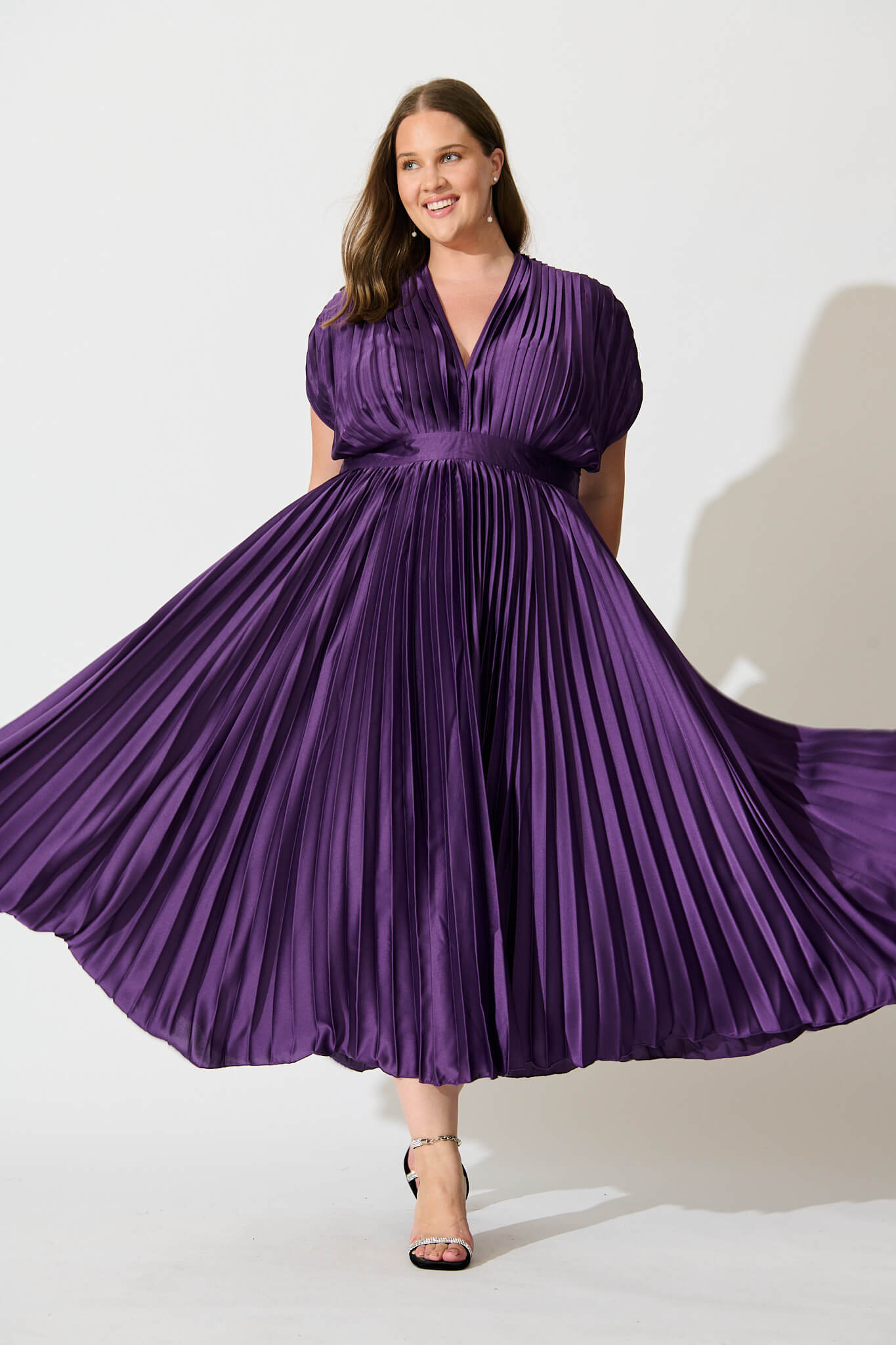 Anetta Midi Dress In Pleated In Purple Satin