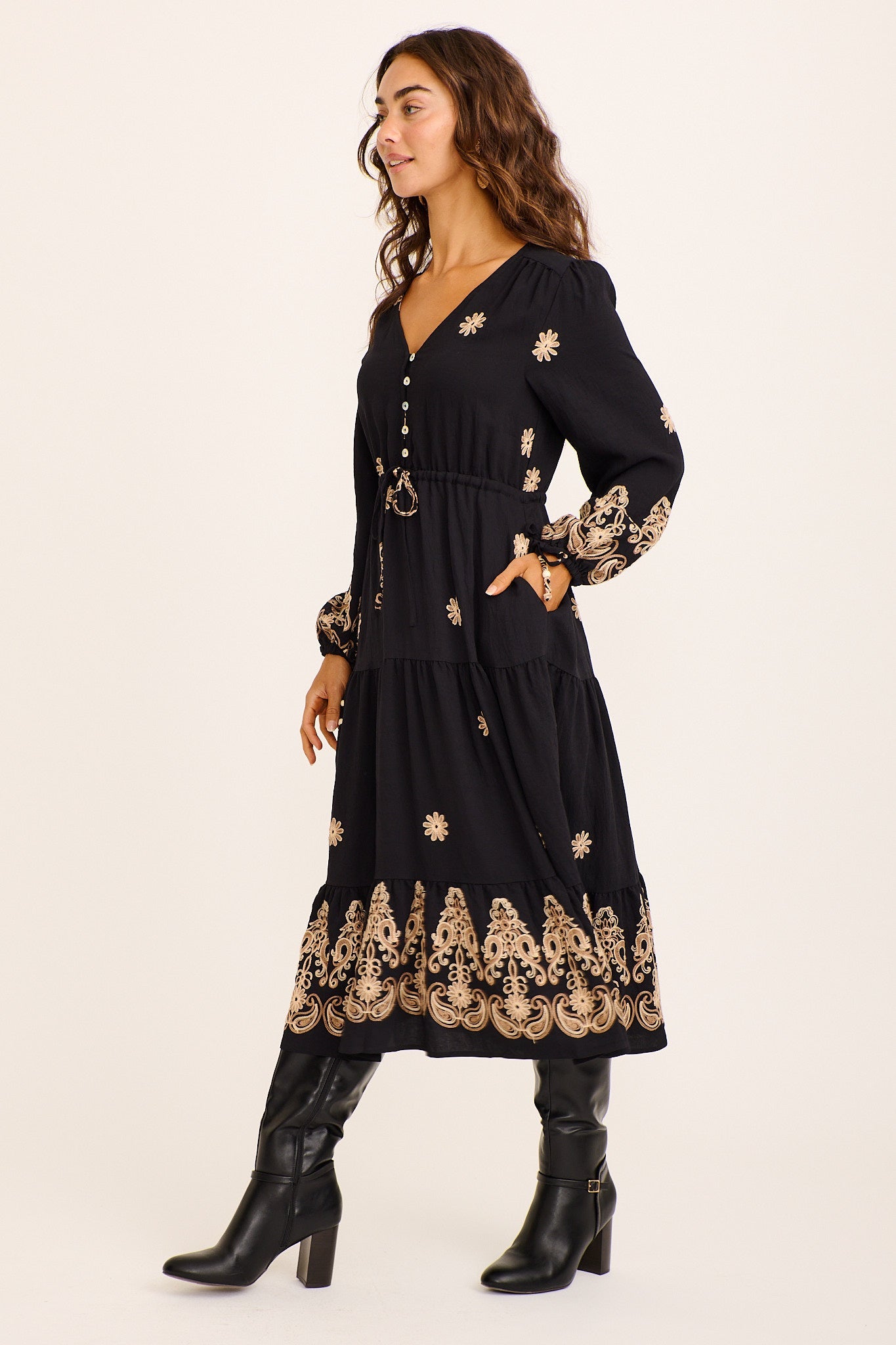 Cantine Midi Dress in Black with Chocolate Embroidery