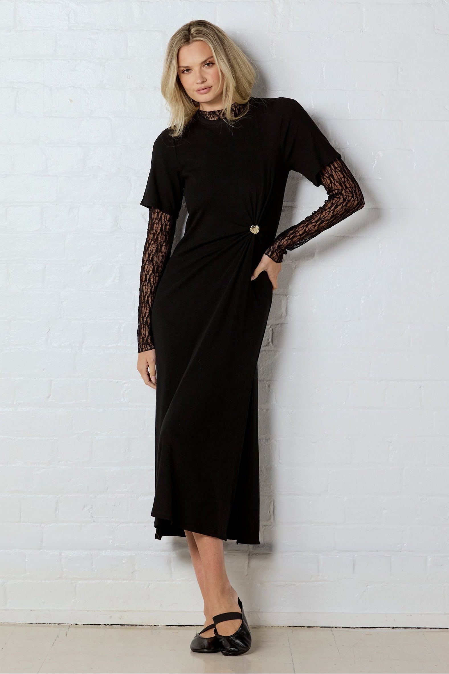 Anchor Black Waist Buckle Short Sleeve Knit Maxi Dress