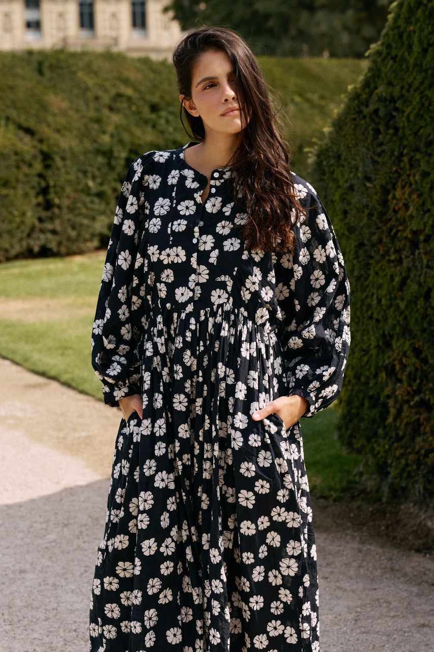 Anika Maxi Dress ~ White Cosmos