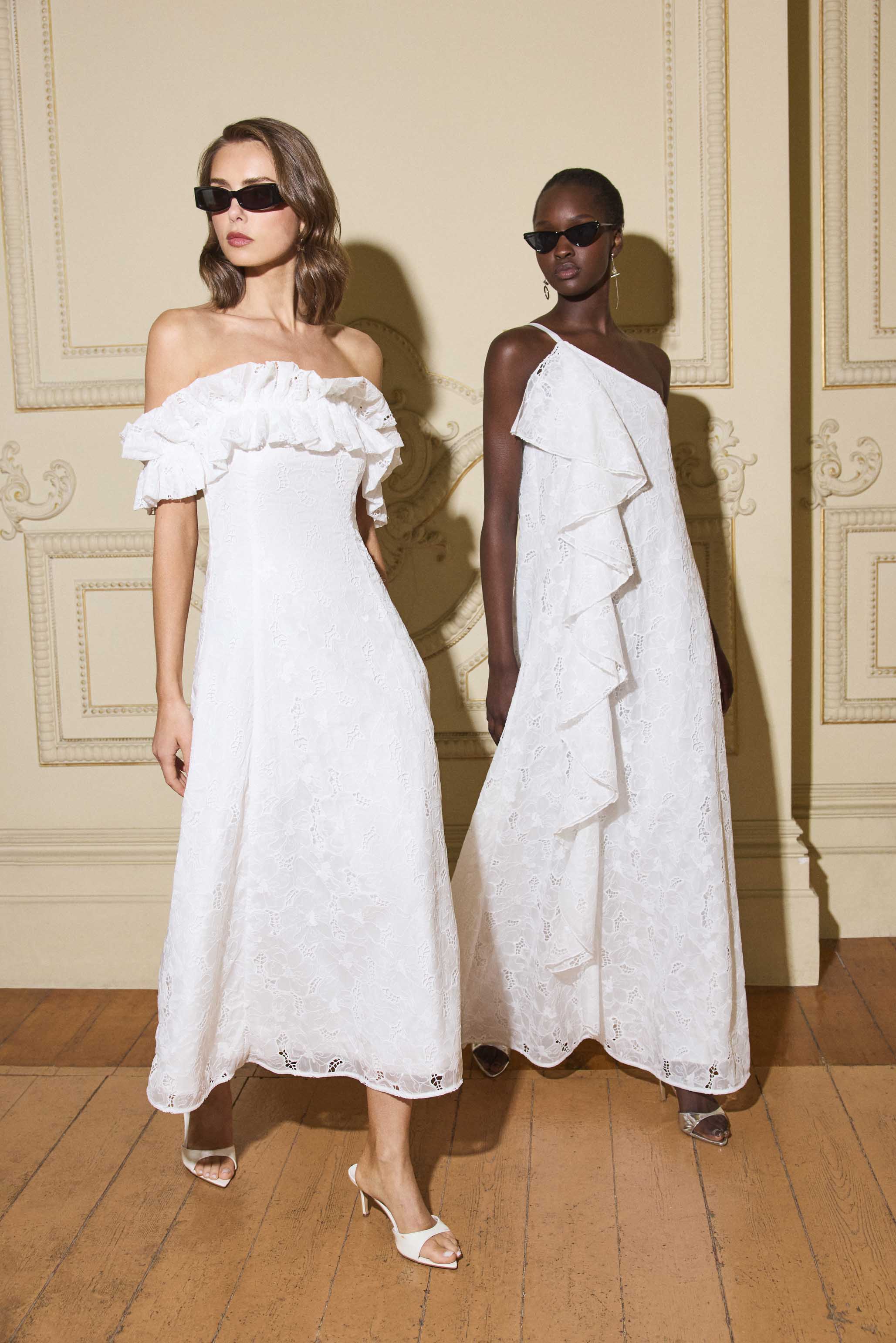 CURAAE Elen Off Shoulder Midi Dress in White