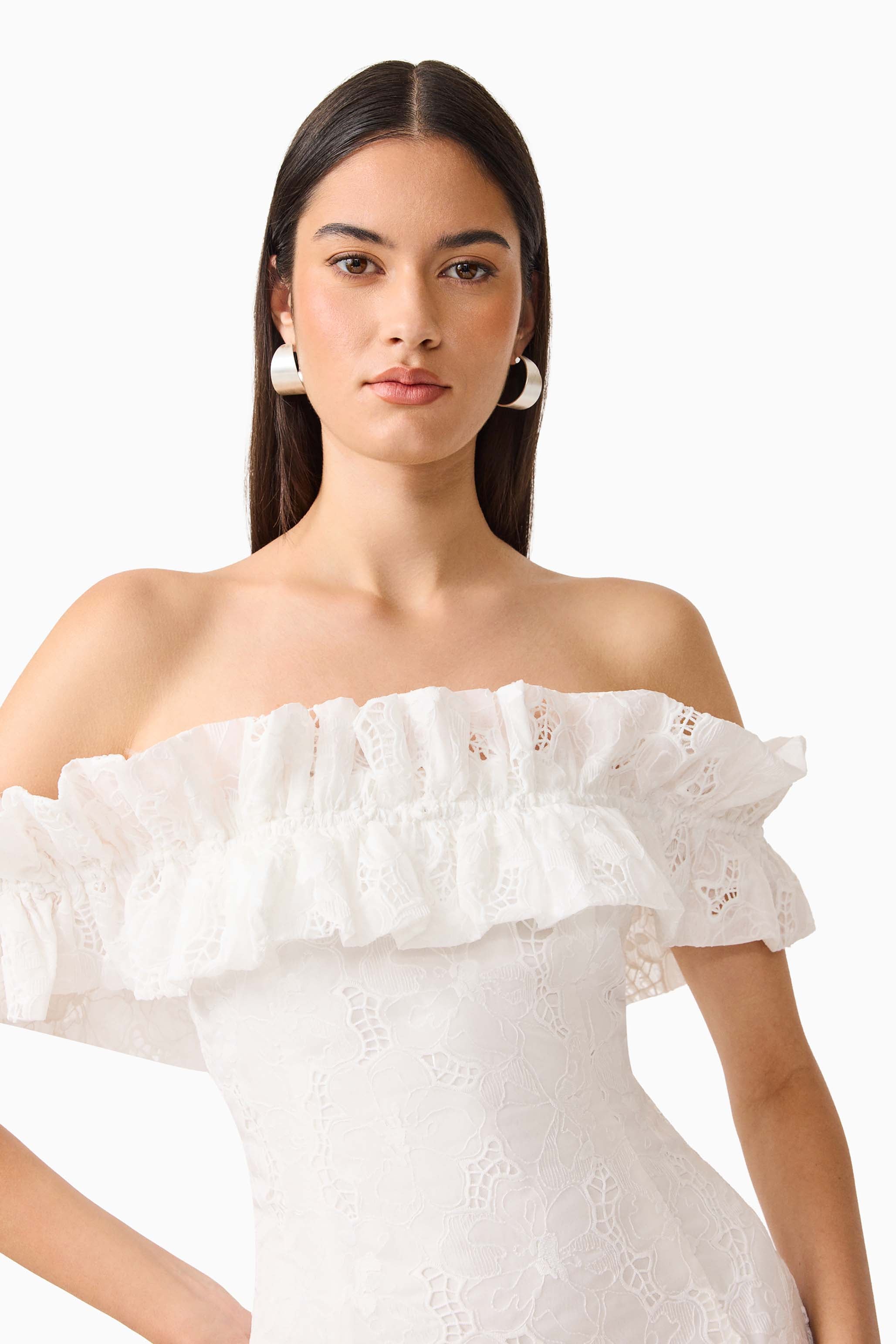 CURAAE Elen Off Shoulder Midi Dress in White