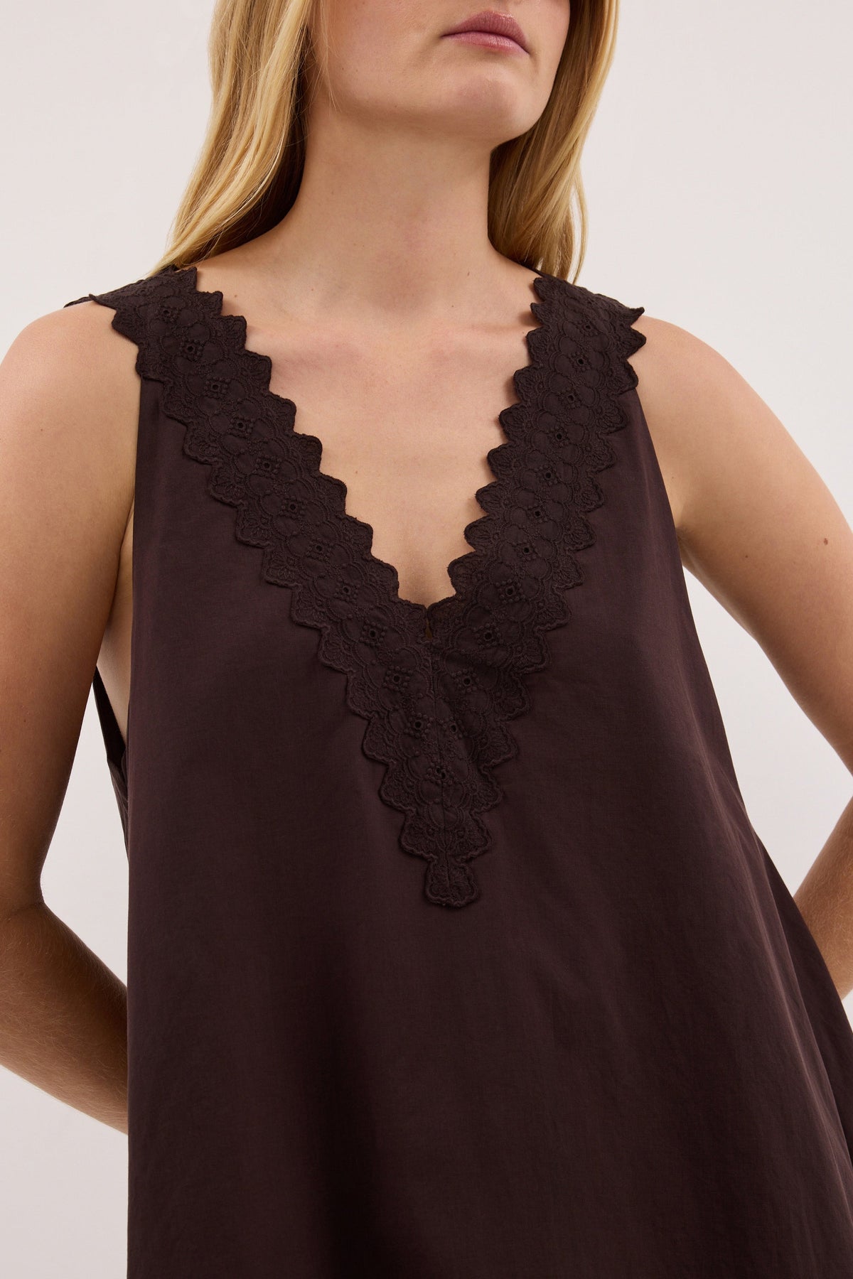 ANNABEL BURNT CHOC SLEEVELESS V NECK MINI DRESS