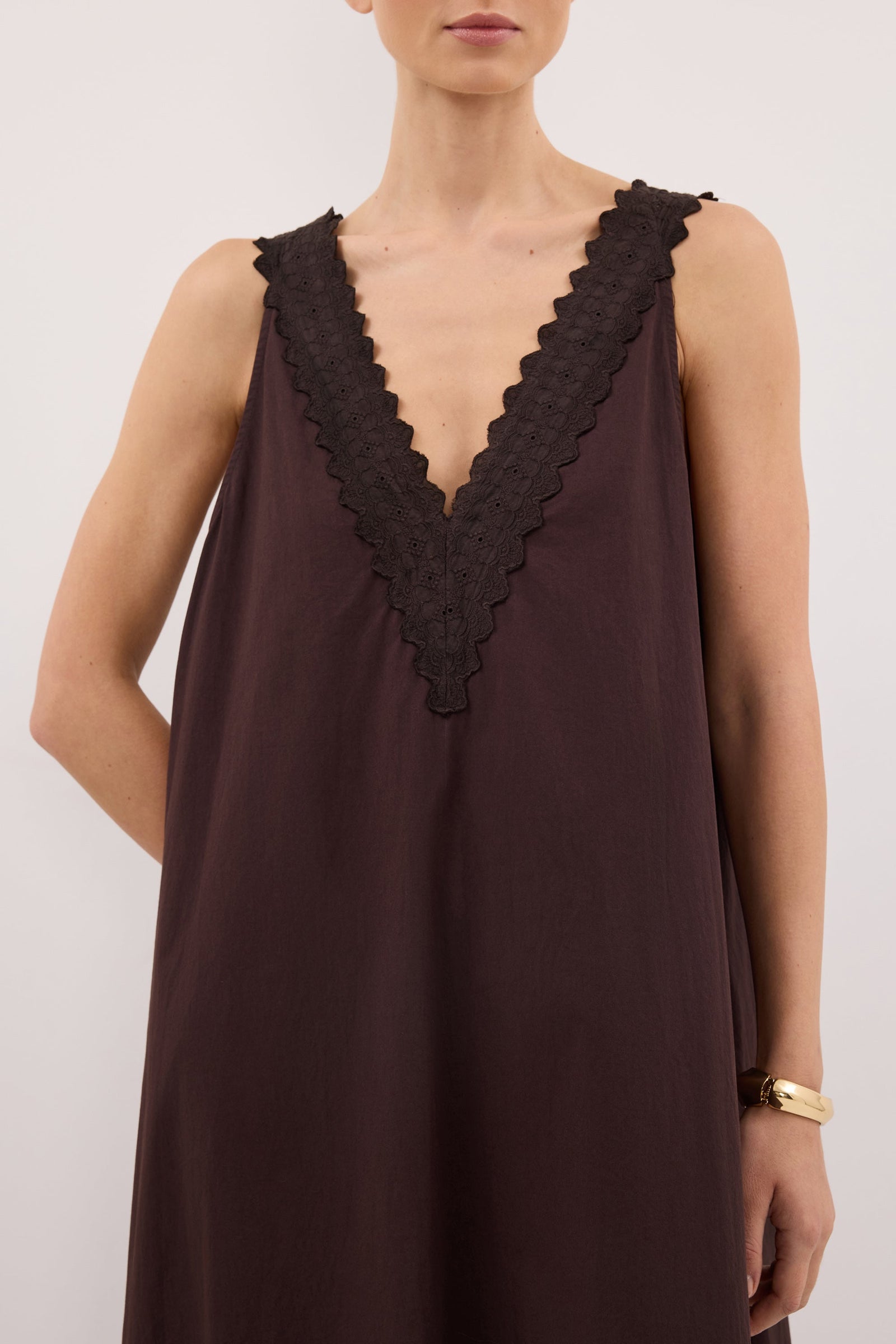 ANNABEL BURNT CHOC SLEEVELESS V NECK MIDI DRESS
