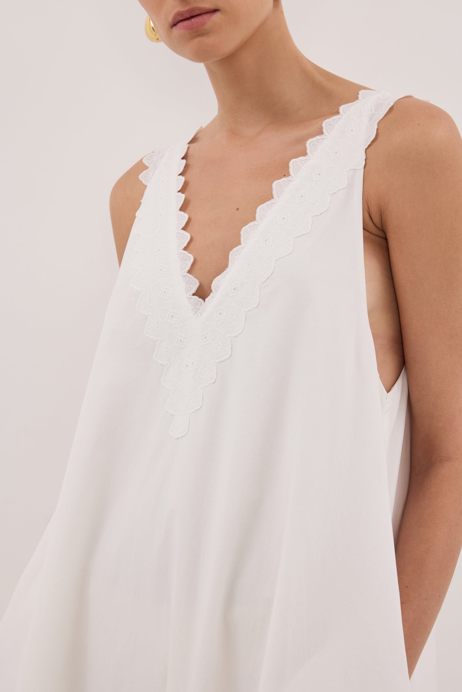 ANNABEL WHITE SLEEVELESS V NECK MIDI DRESS