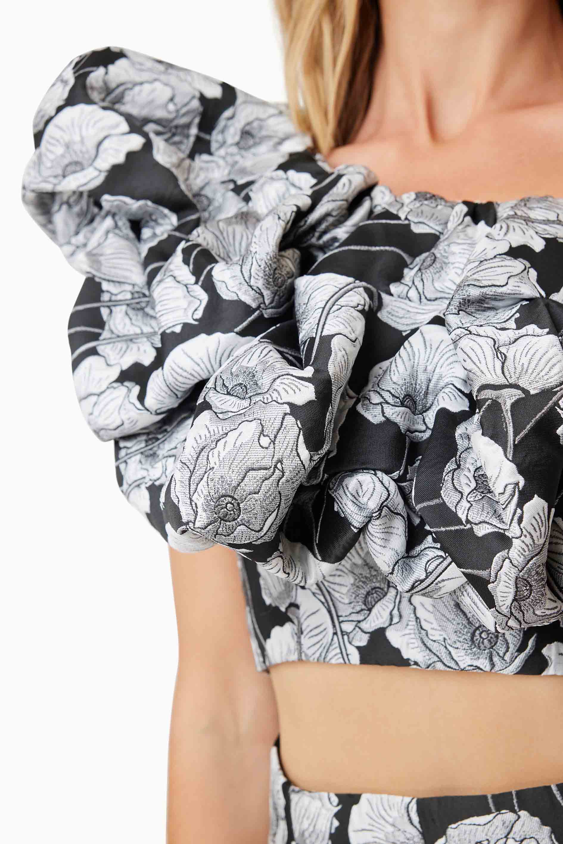 Willow Set In Black