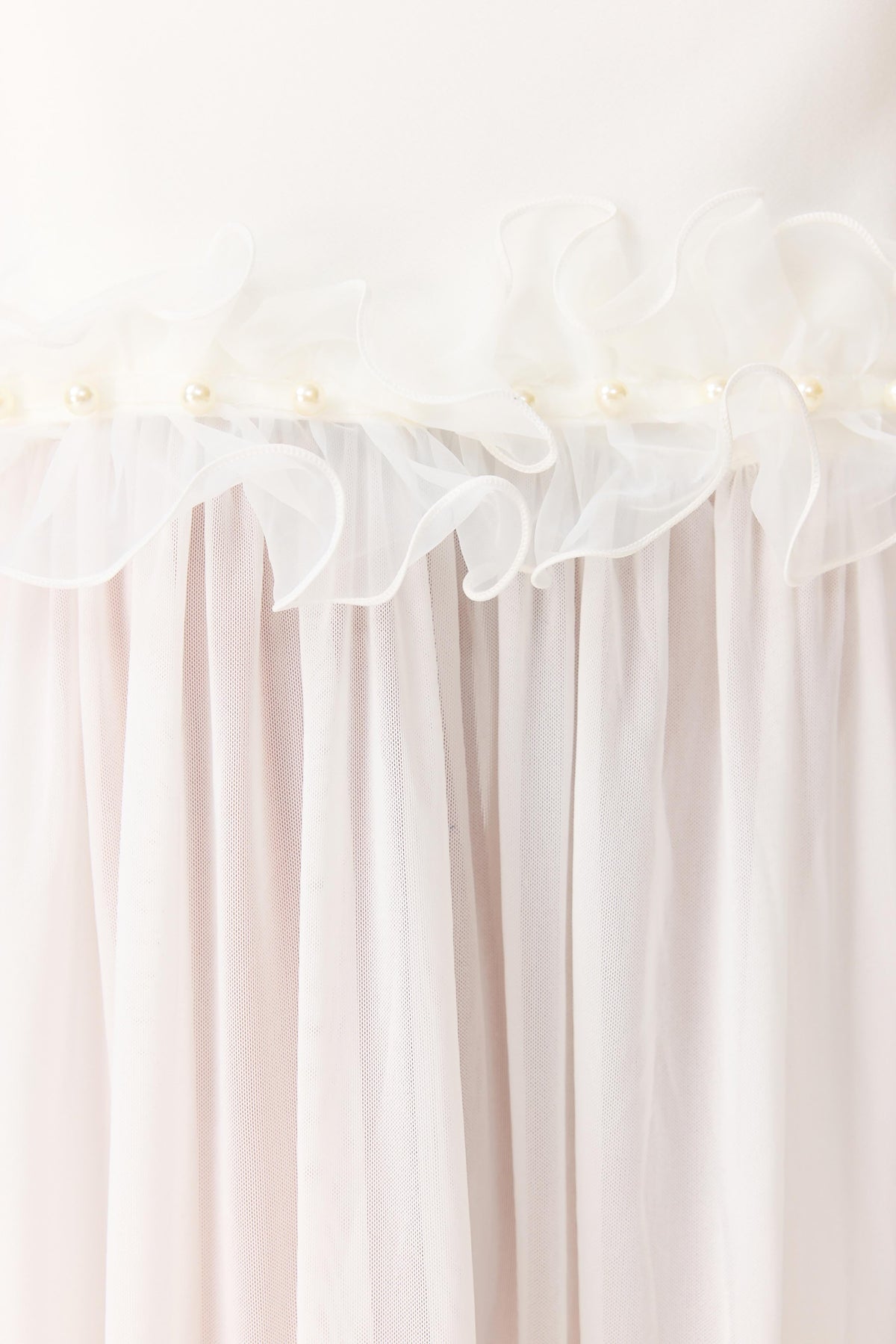 Sia Sweetheart Gown in White