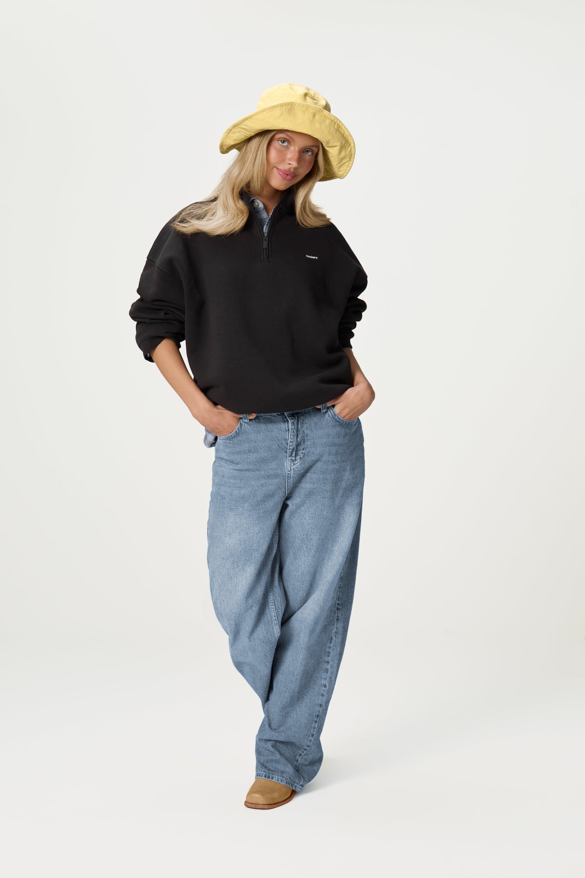 Carolyn Zip Pullover in Black